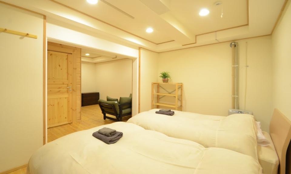Niseko Accommodation Phoenix Maki Log Chalet 5